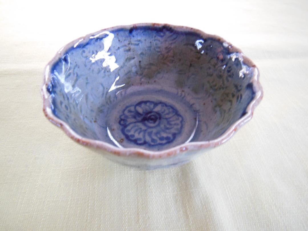 イムサエム　刻染付文小鉢