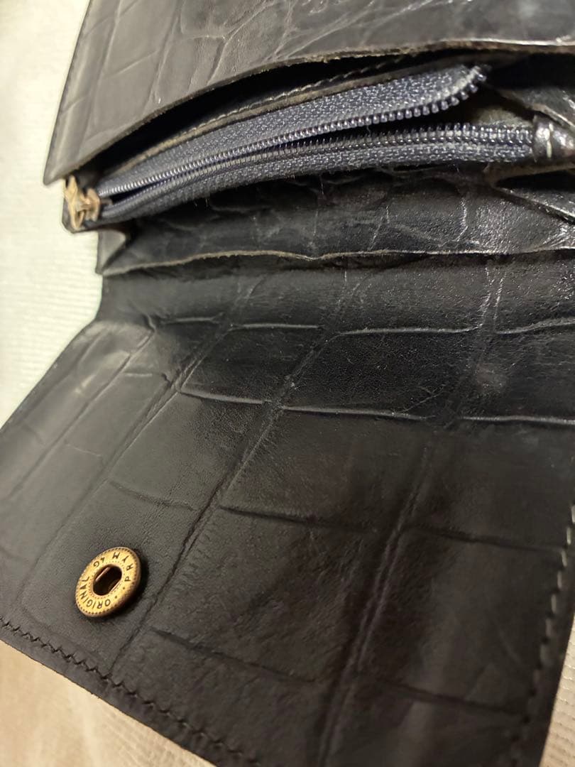 イルビゾンテ　クロコ型押しレザー二つ折り財布