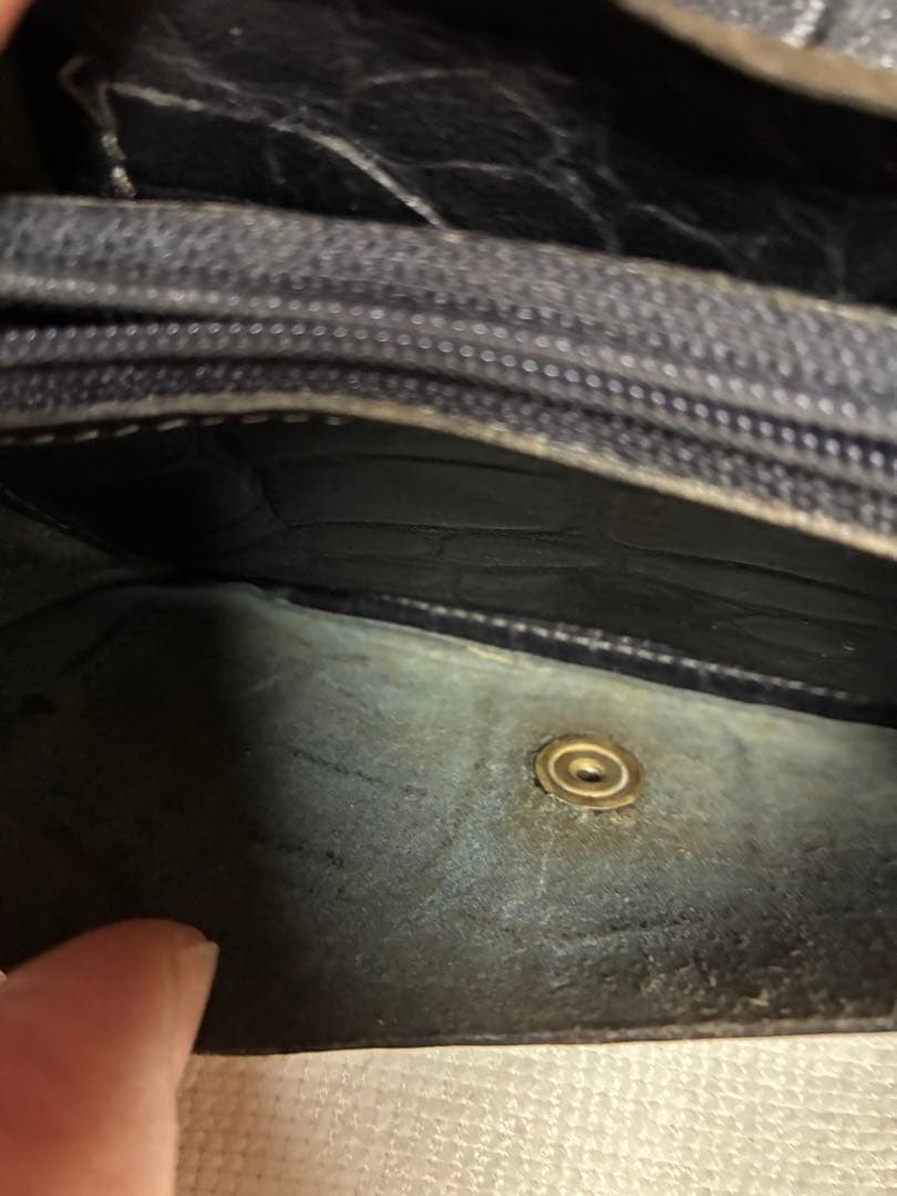 イルビゾンテ　クロコ型押しレザー二つ折り財布