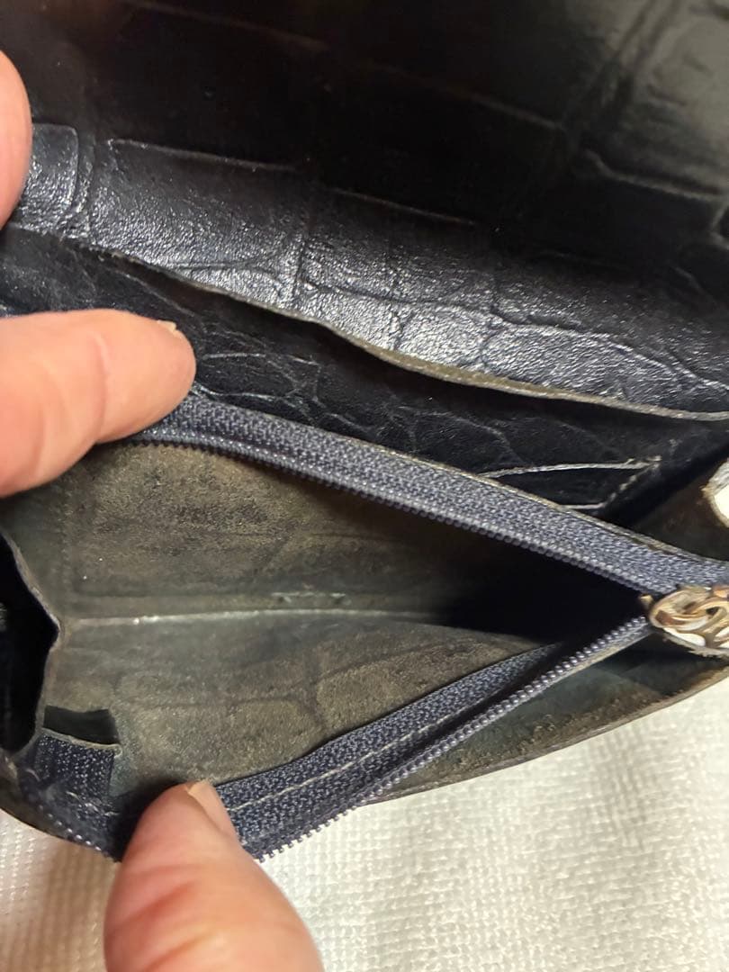 イルビゾンテ　クロコ型押しレザー二つ折り財布