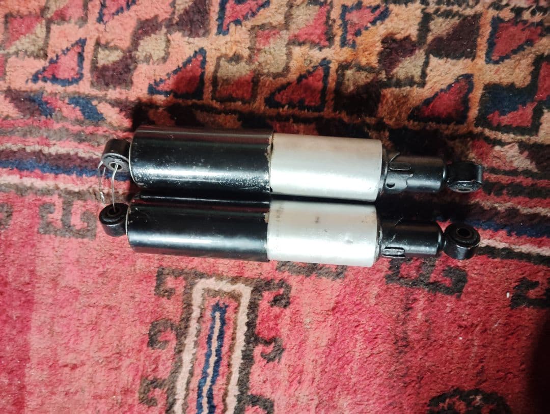 トライアンフ　サスペンション　純正