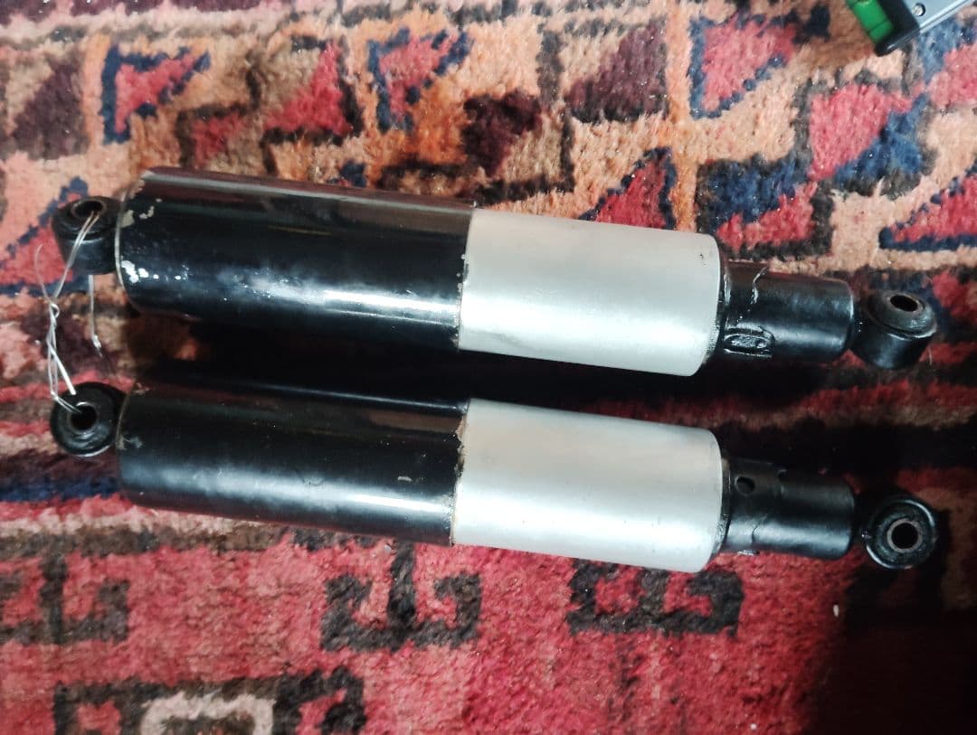 トライアンフ　サスペンション　純正