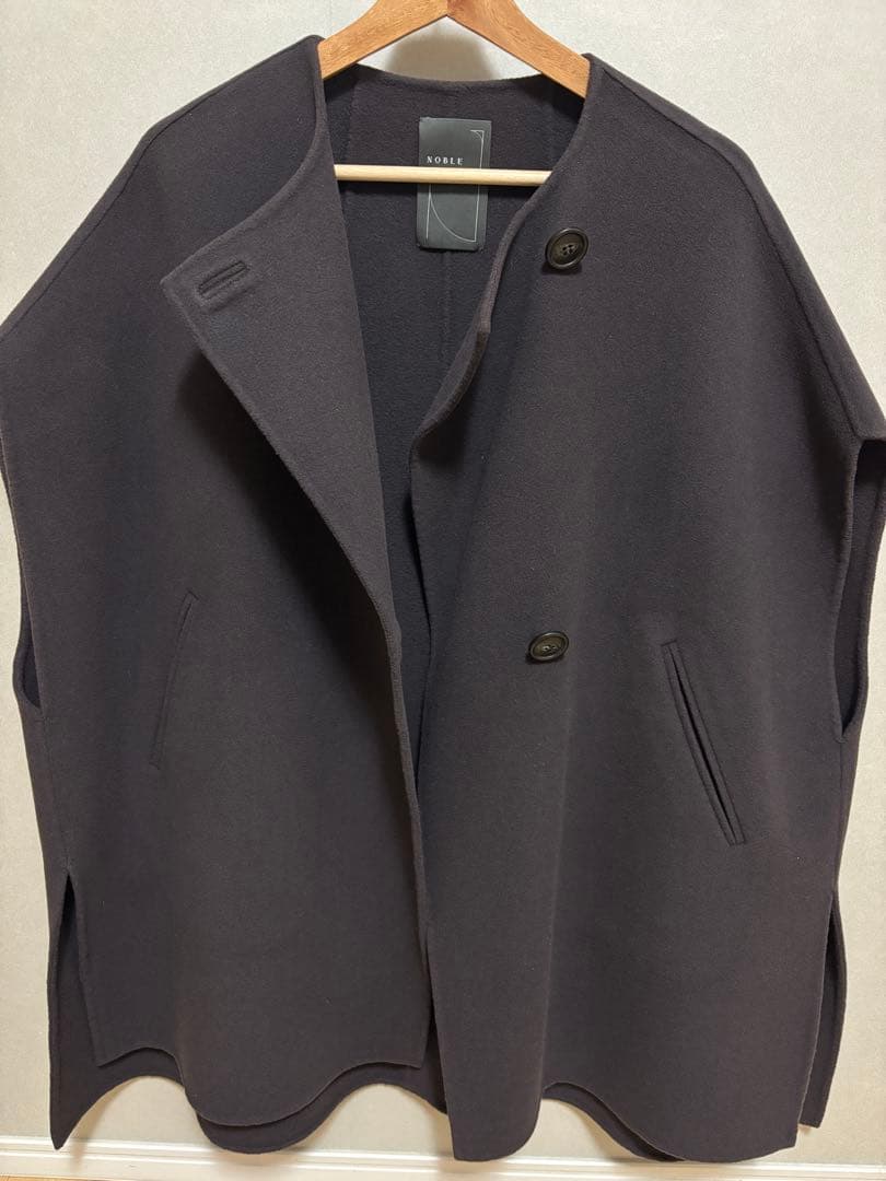 早い者勝ちSALE【美品】ノーブル　リバーポンチョジレ ケープコート　4.9万
