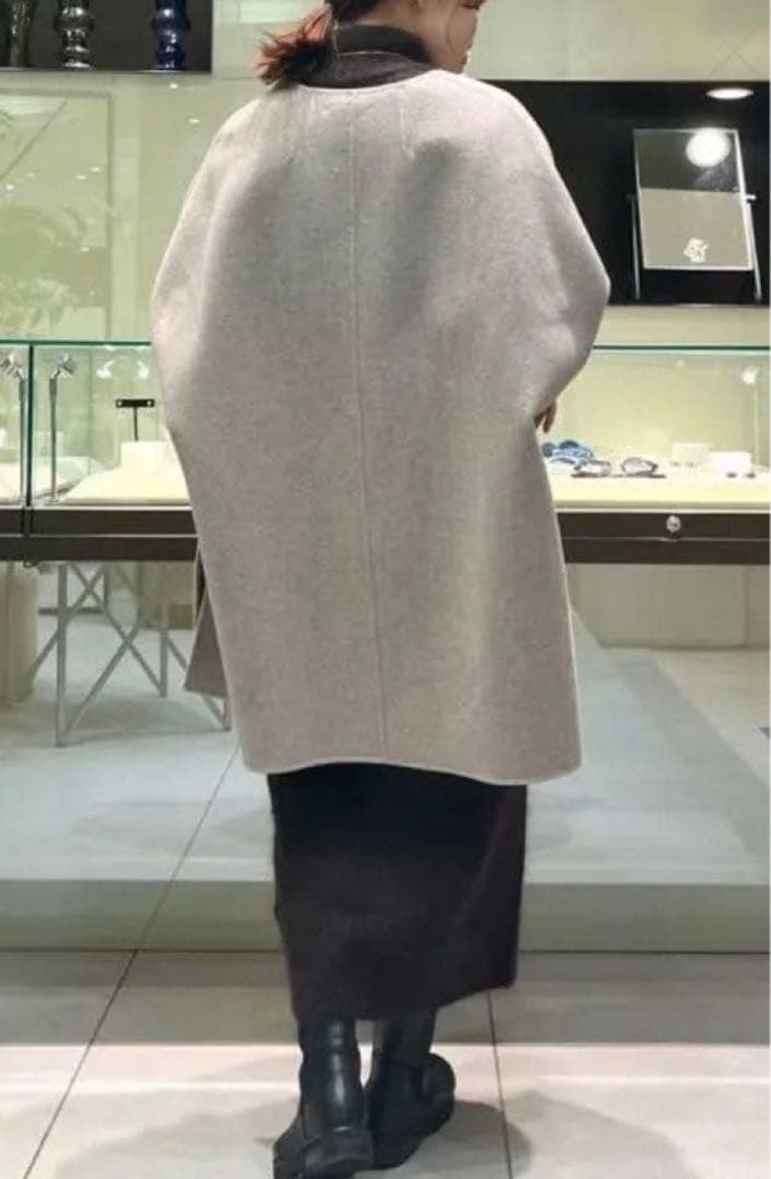 早い者勝ちSALE【美品】ノーブル　リバーポンチョジレ ケープコート　4.9万