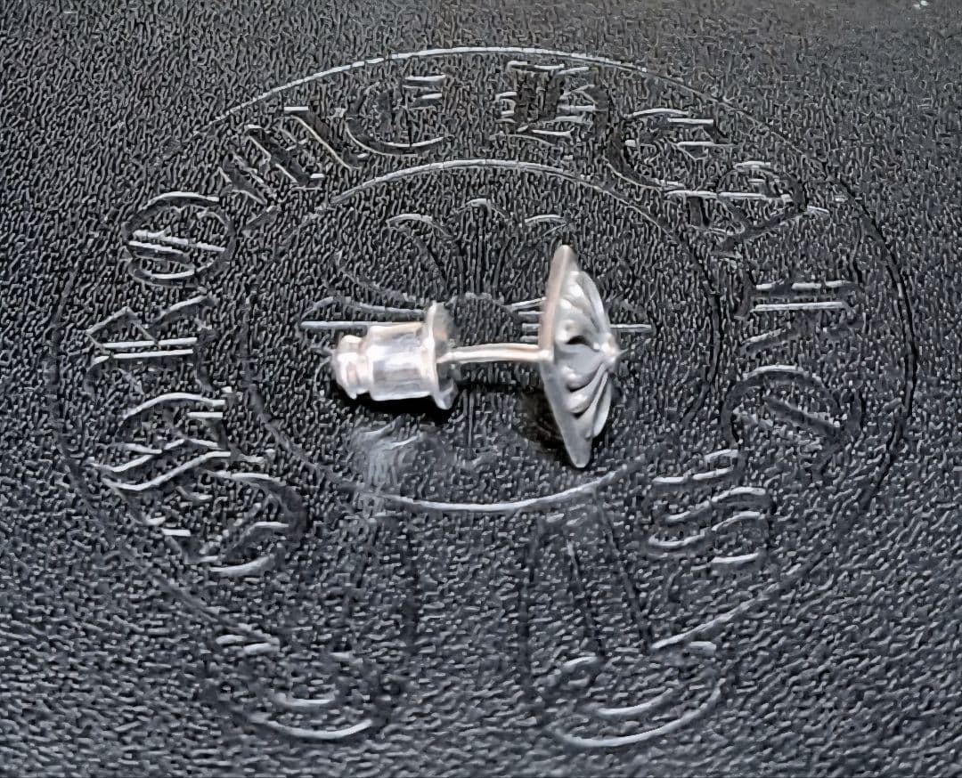 CHROME HEARTS ピラミッド スタッド ピアス 片耳