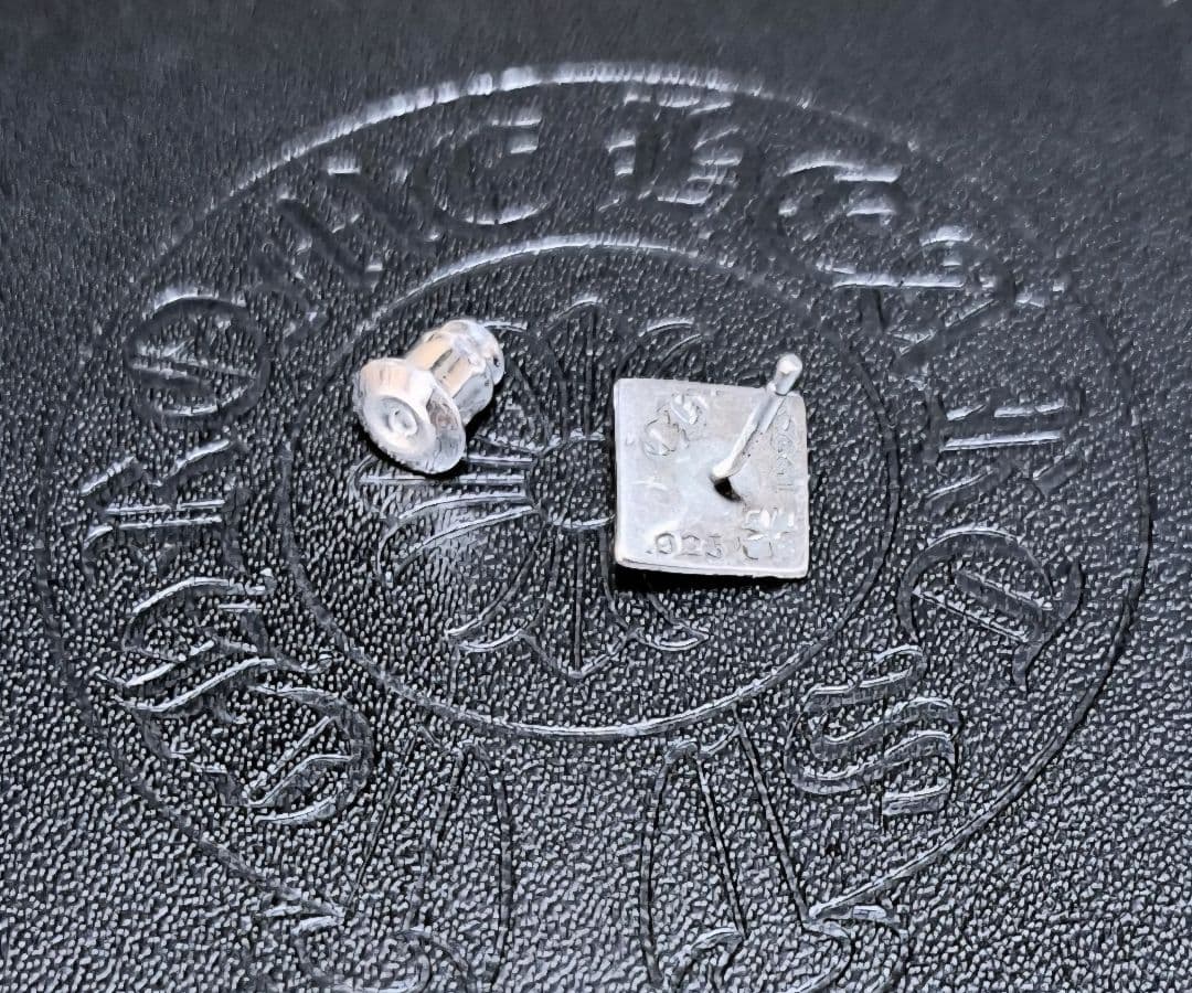 CHROME HEARTS ピラミッド スタッド ピアス 片耳