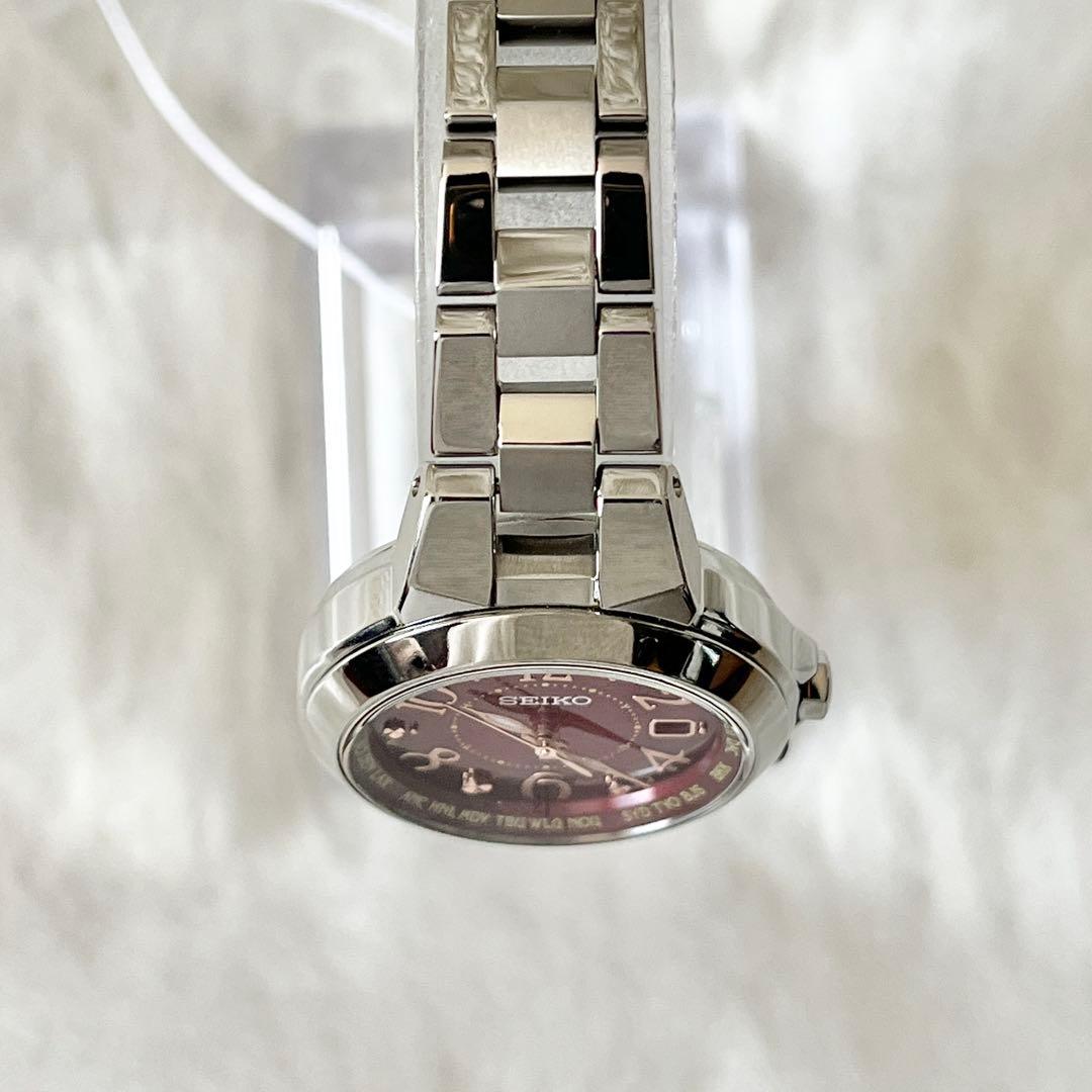 SEIKO セイコー　腕時計　ルキア ソーラークォーツ　レッド文字盤