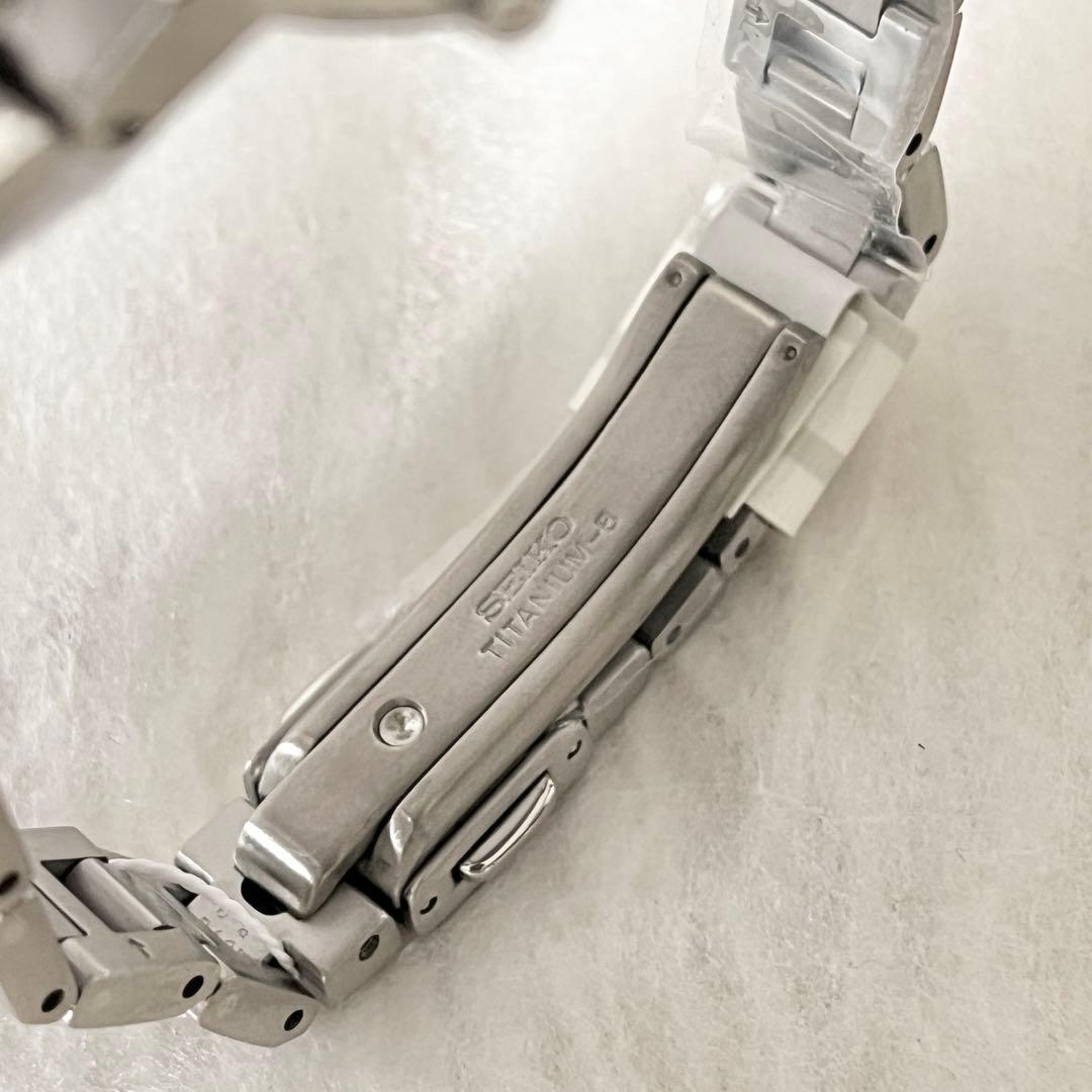 SEIKO セイコー　腕時計　ルキア ソーラークォーツ　レッド文字盤