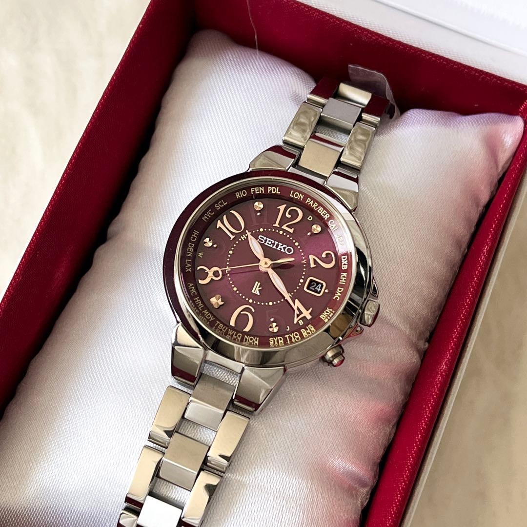 SEIKO セイコー　腕時計　ルキア ソーラークォーツ　レッド文字盤