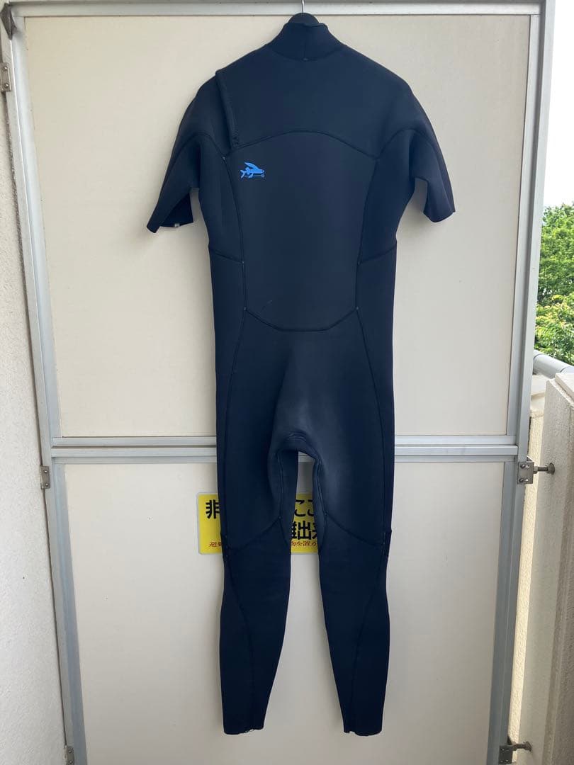 春夏に最適！パタゴニアR1ライトショートスリーブフルスーツ　シーガル　L　2mm