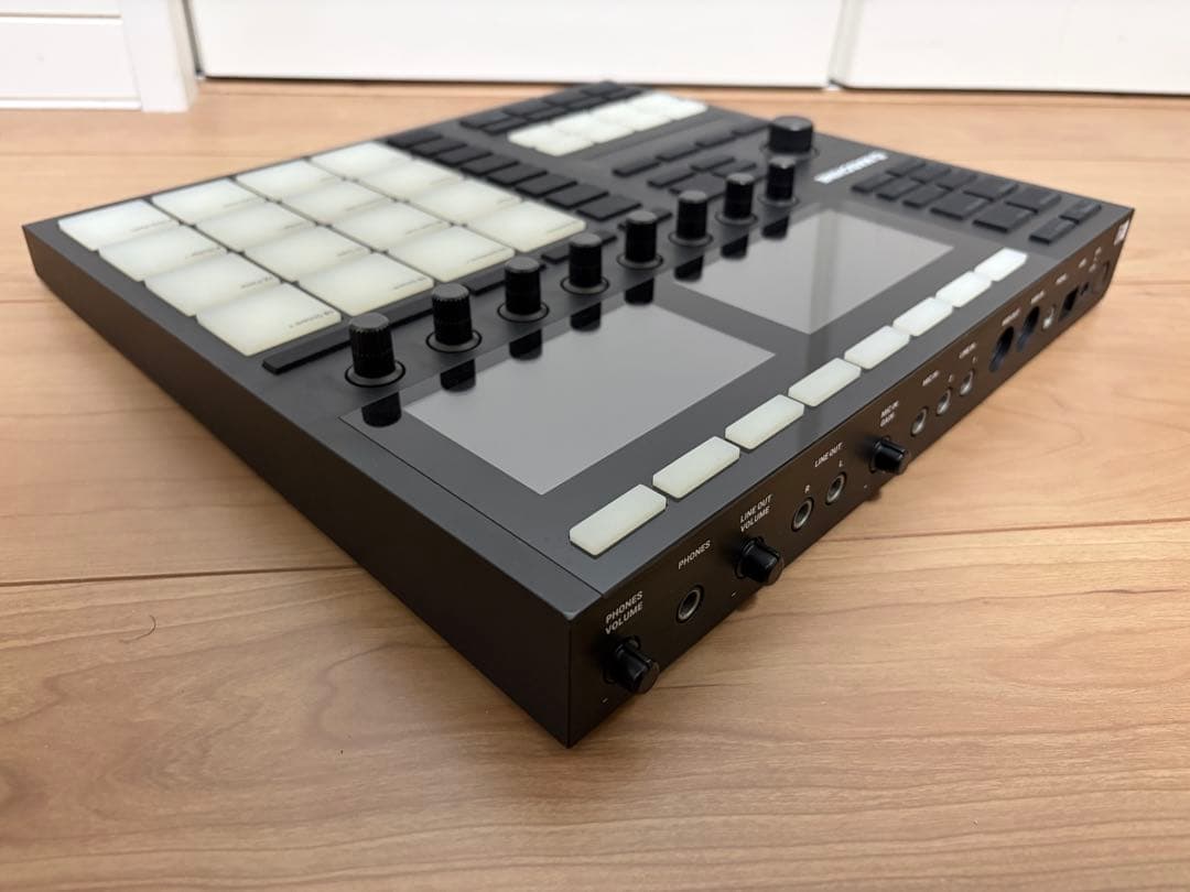 ③Native Instruments MASCHINE Mk3 ライセンス有
