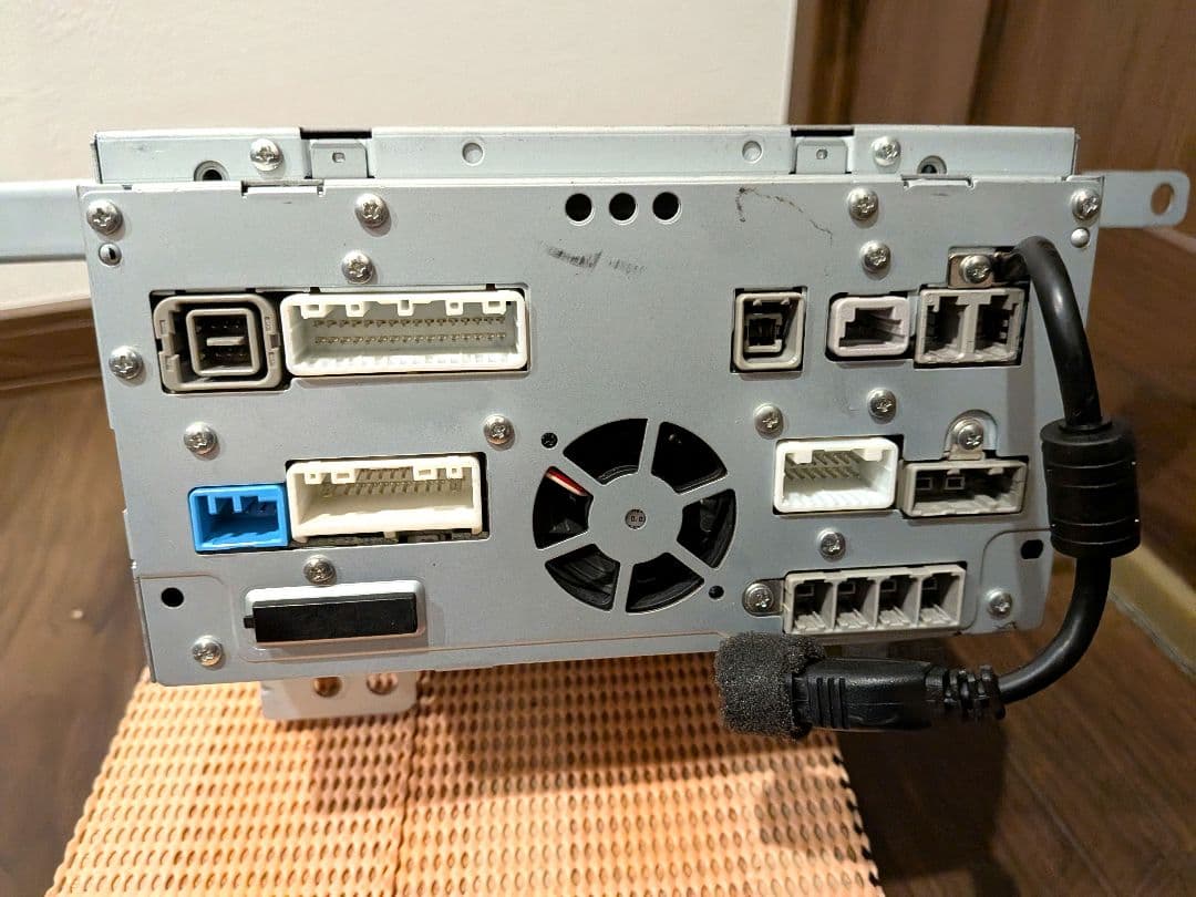 【送料込!】日産 エクストレイル（NT32）純正オプションナビ MC314D-W