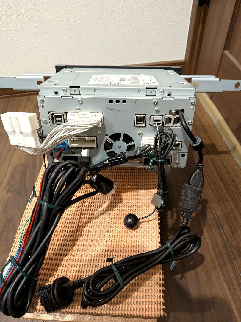 【送料込!】日産 エクストレイル（NT32）純正オプションナビ MC314D-W