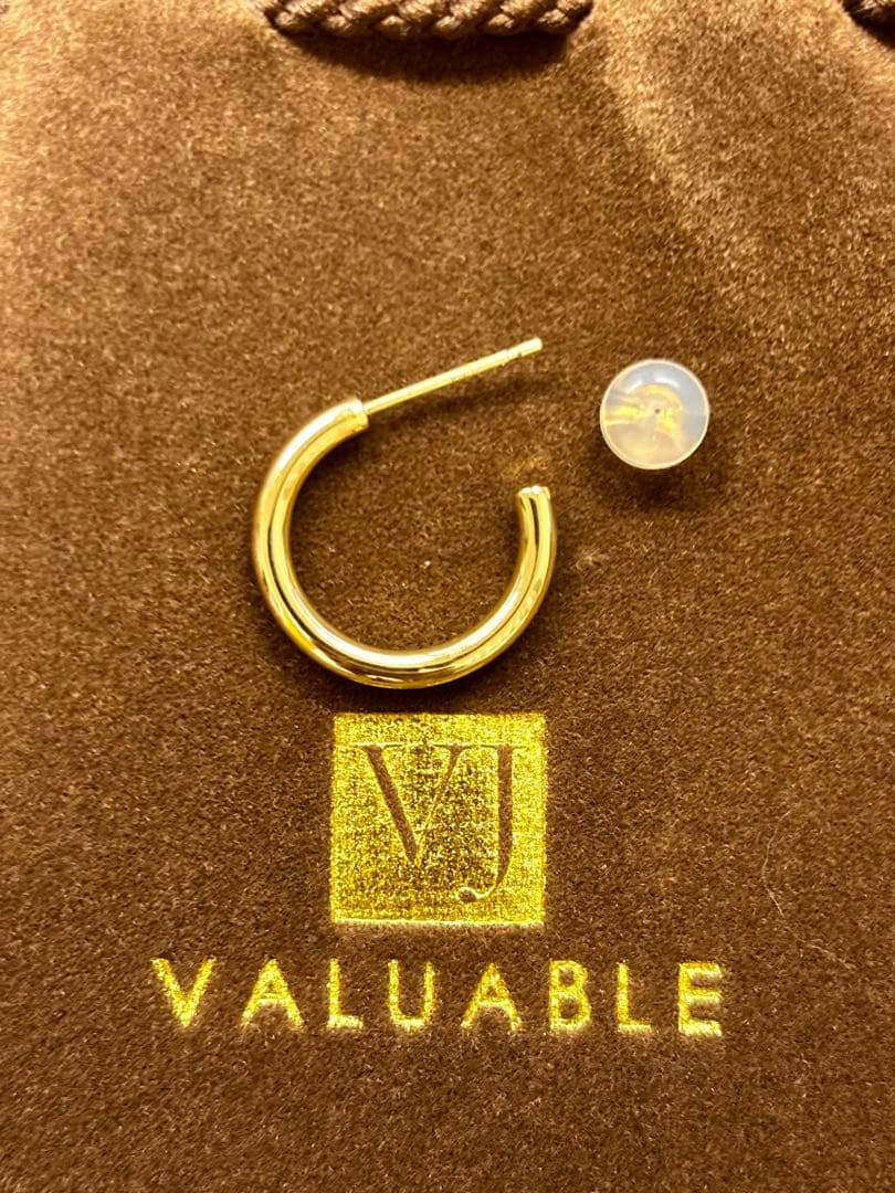 VALUABLE ゴールド ハーフパイプ G型 フープピアス K18
