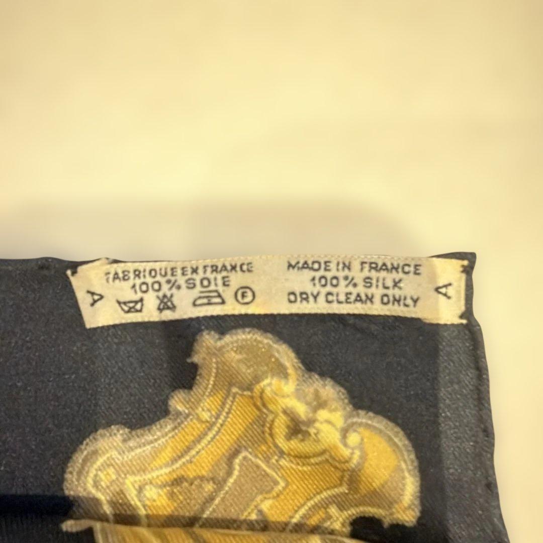 HERMÈS 鍵デザイン スカーフ 100%シルク