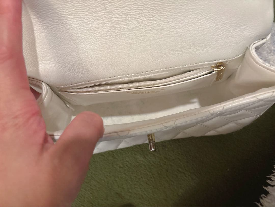 Chanel ホワイト キルティング ハンドバッグノベルティ