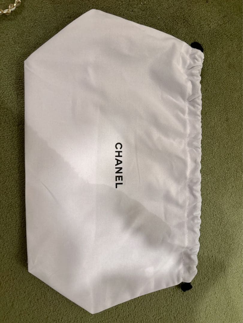 Chanel ホワイト キルティング ハンドバッグノベルティ