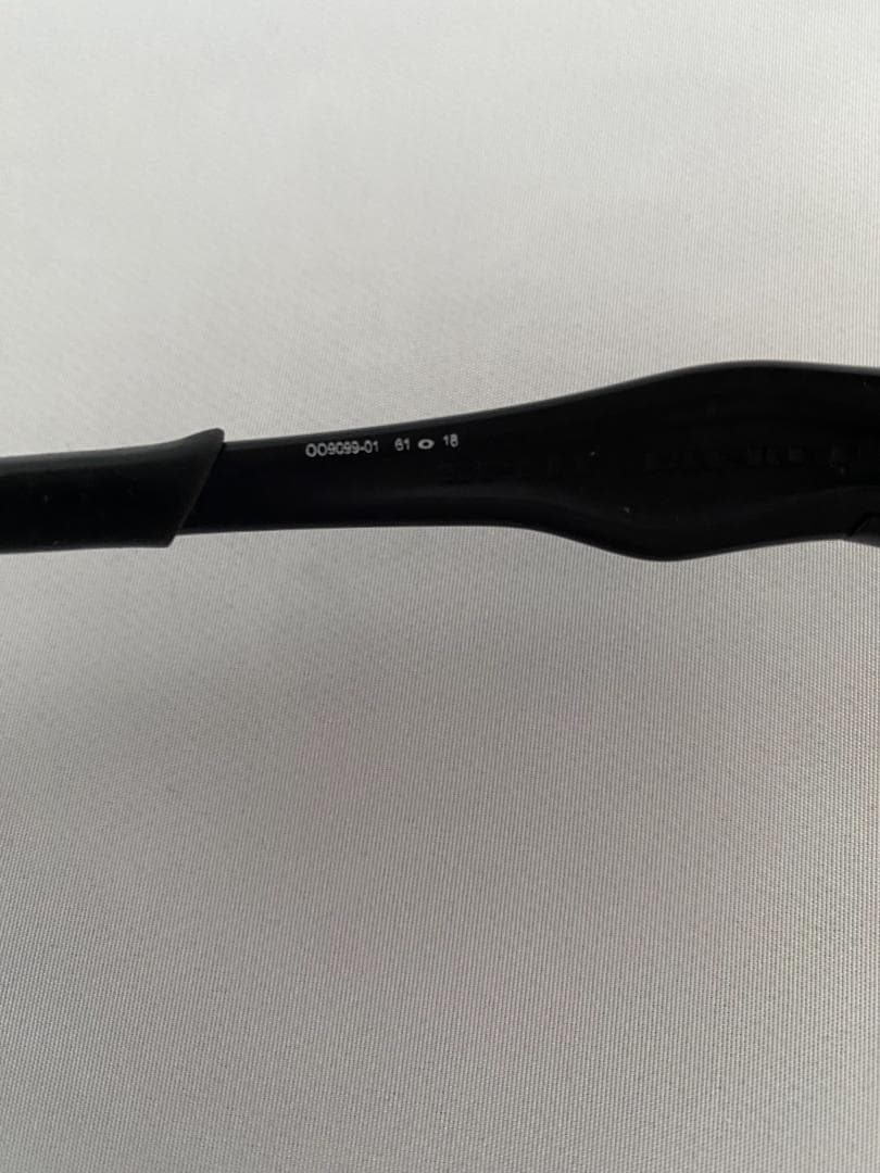 Oakley スポーツサングラス ブラックフレーム