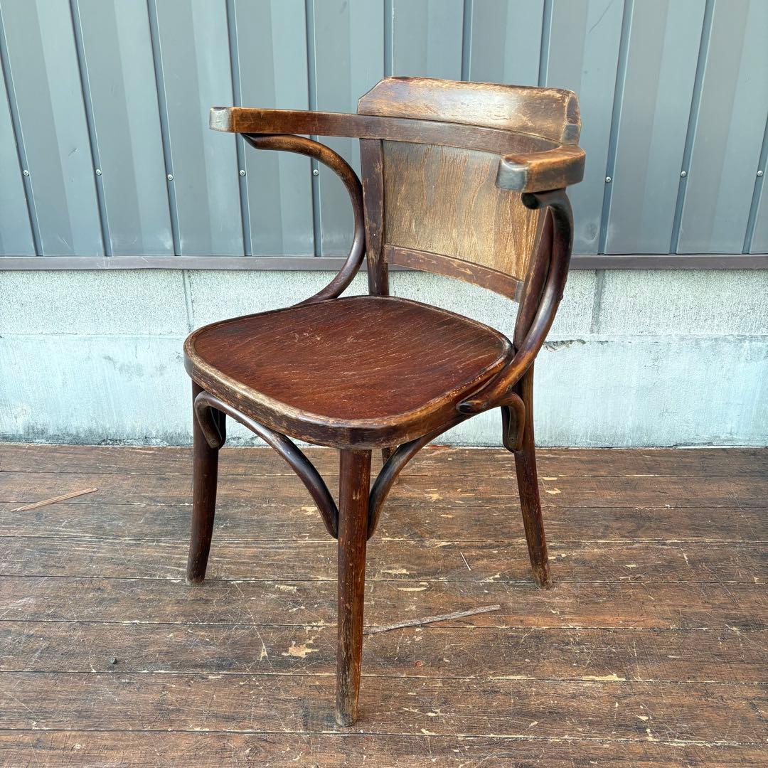 ①ルーマニア製 ヴィンテージ ベントウッドチェア アームチェア 曲木椅子 カフェ