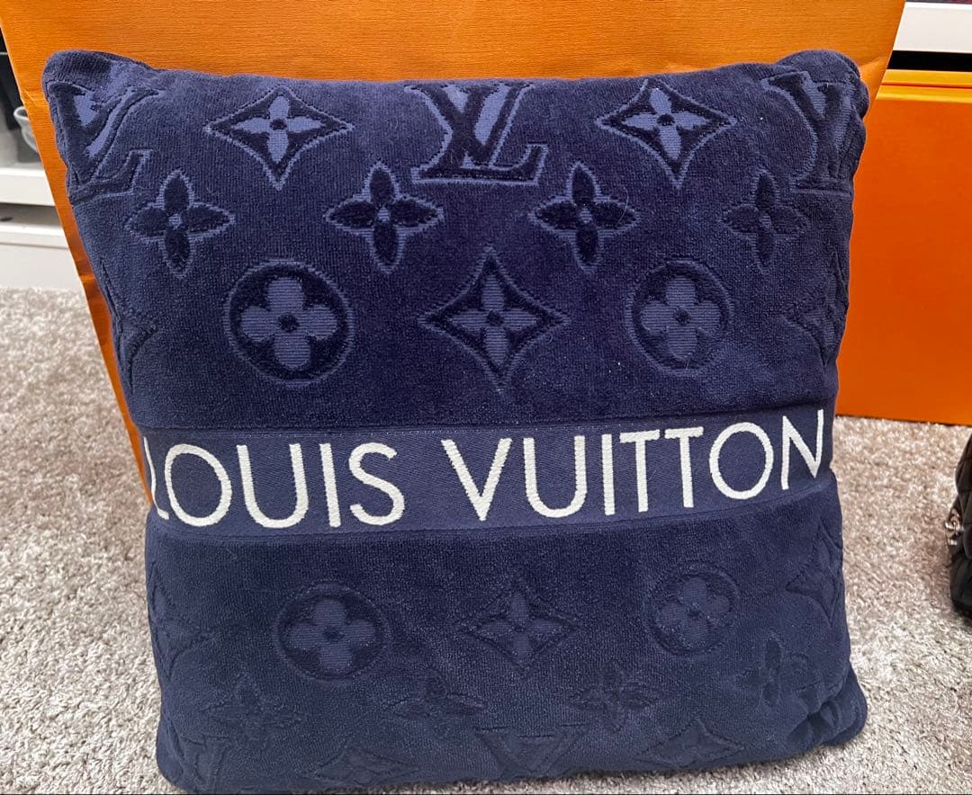 LOUIS VUITTON クッション・LV バケーション ネイビー2個ペア