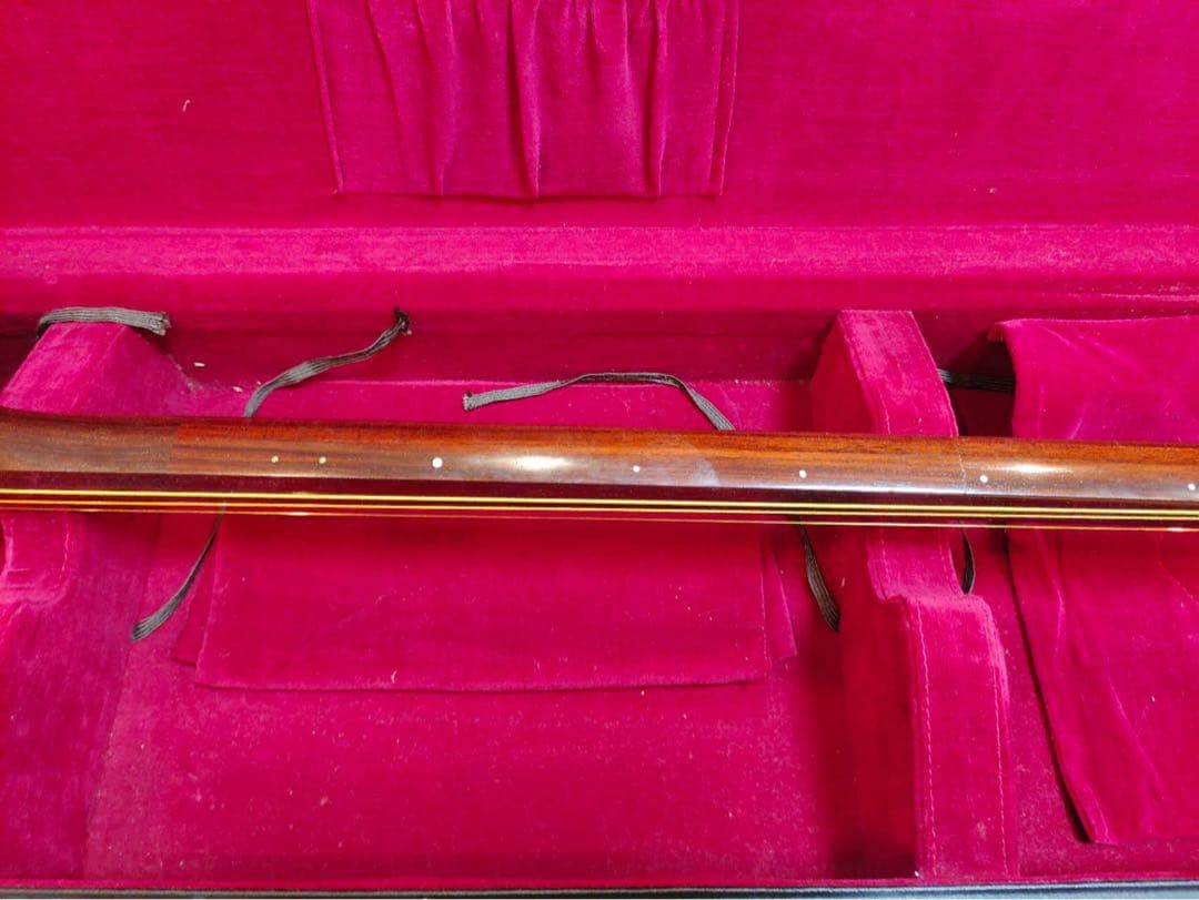 三味線　和楽器　ハードケース付　バチ　紅木紫檀製　現状品　年代物　楽器