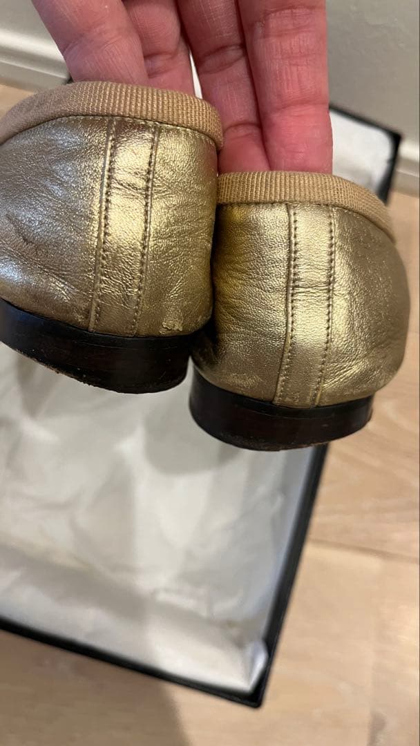 CHANEL ゴールドバレエシューズ
