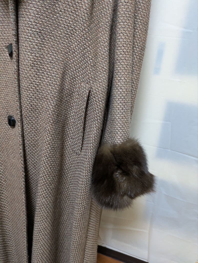 寒気特割中 ファー付きロングコート Woolの生地ベージュ