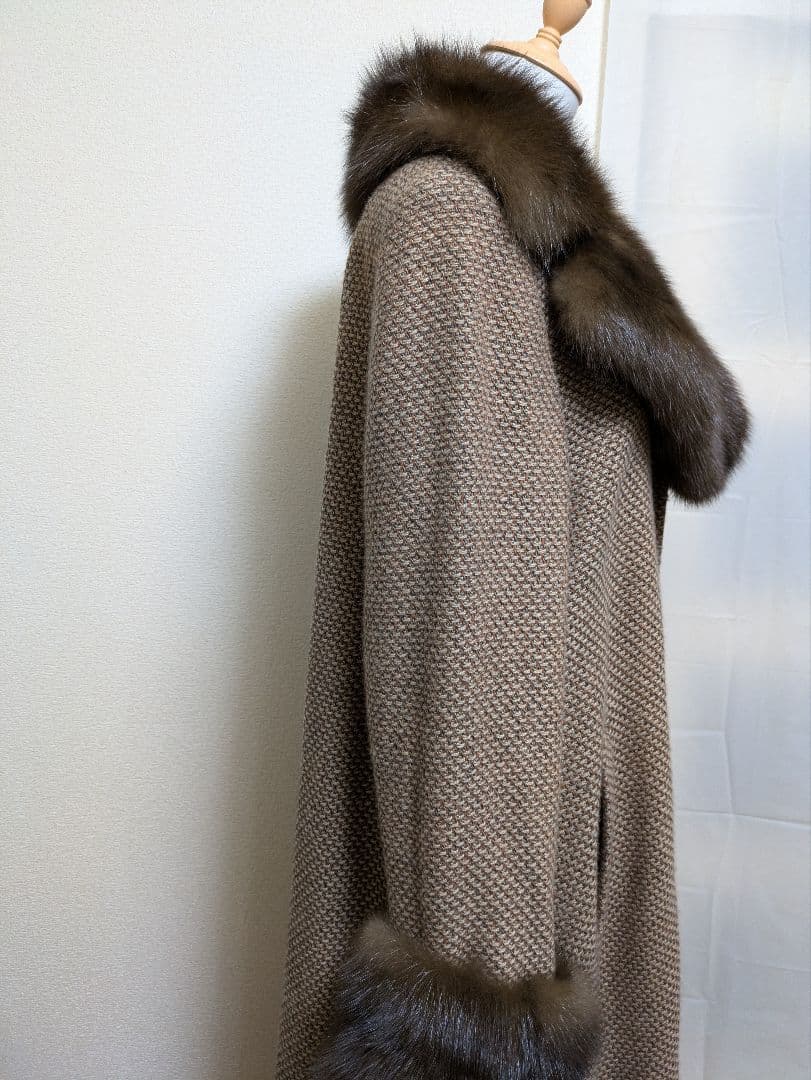 寒気特割中 ファー付きロングコート Woolの生地ベージュ