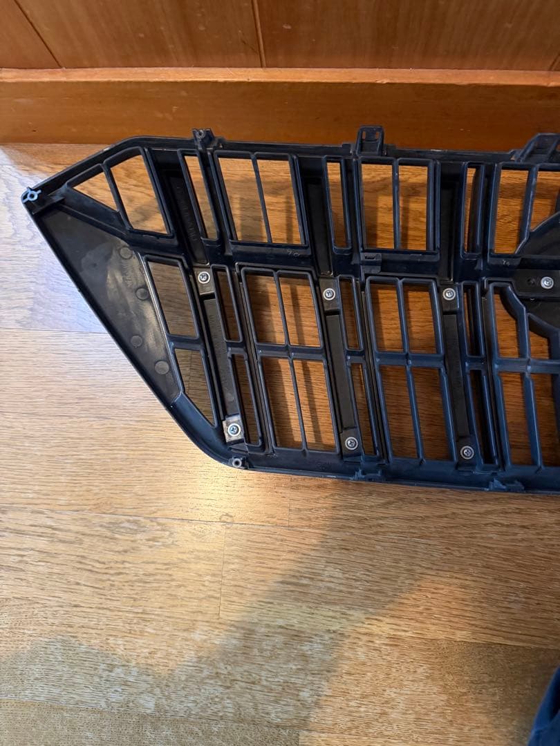 アウトバック BT5 フロントグリル