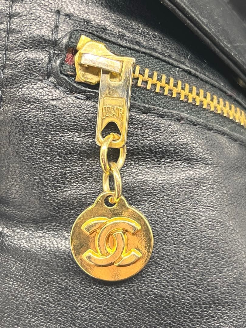 CHANEL ブラック キルティング 二つ折り財布 ミニバッグ