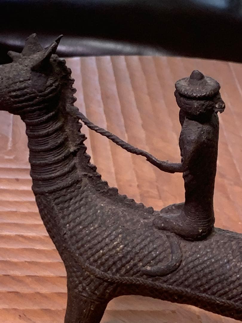 インド　コンド族　真鍮工芸品　馬に乗る騎士