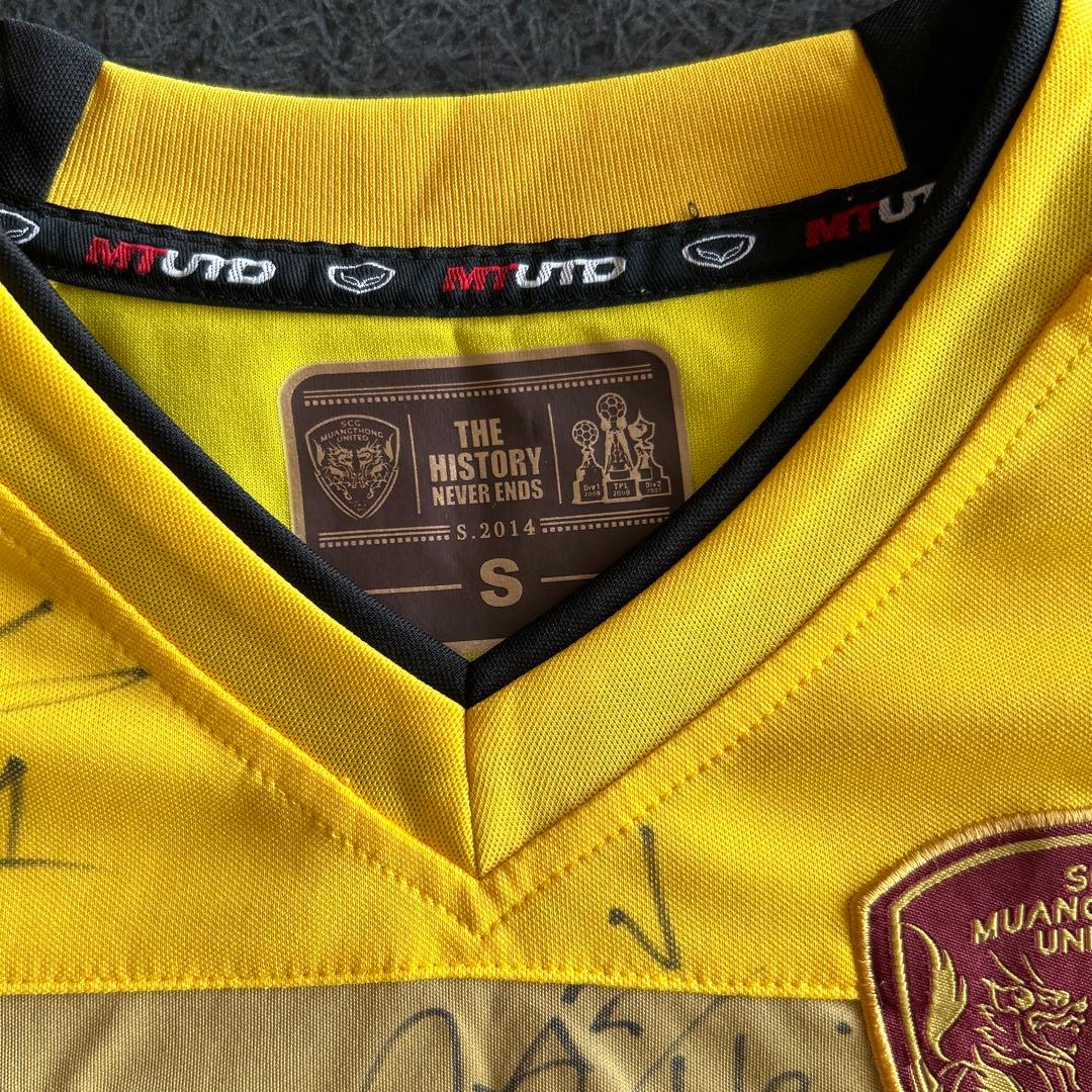 ムアントン　タイリーグ　寄せ書サイン　Sサイズ