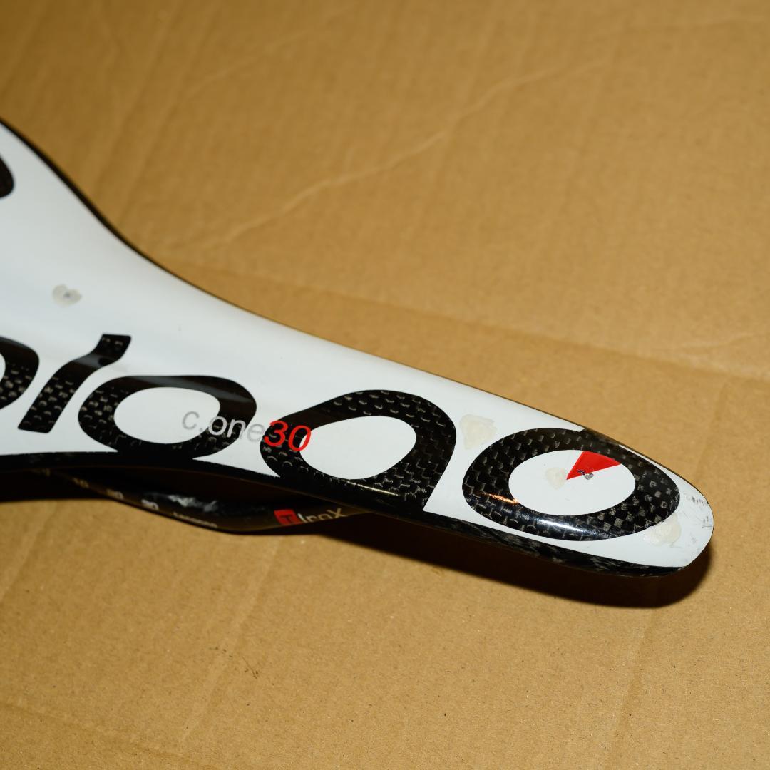 prologo風 c.one30 フルカーボンサドル