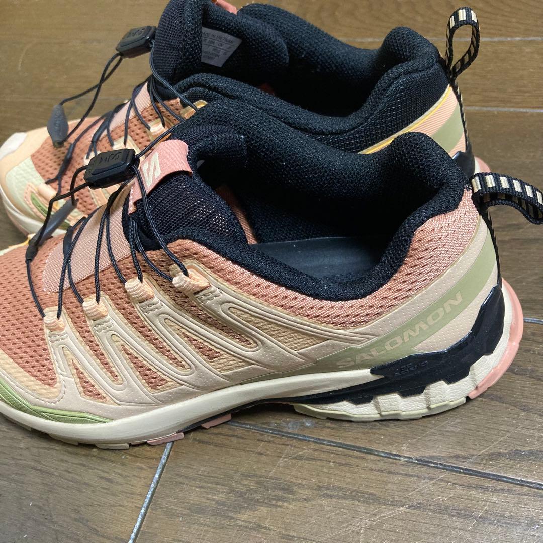 【美品】Salomon スニーカー