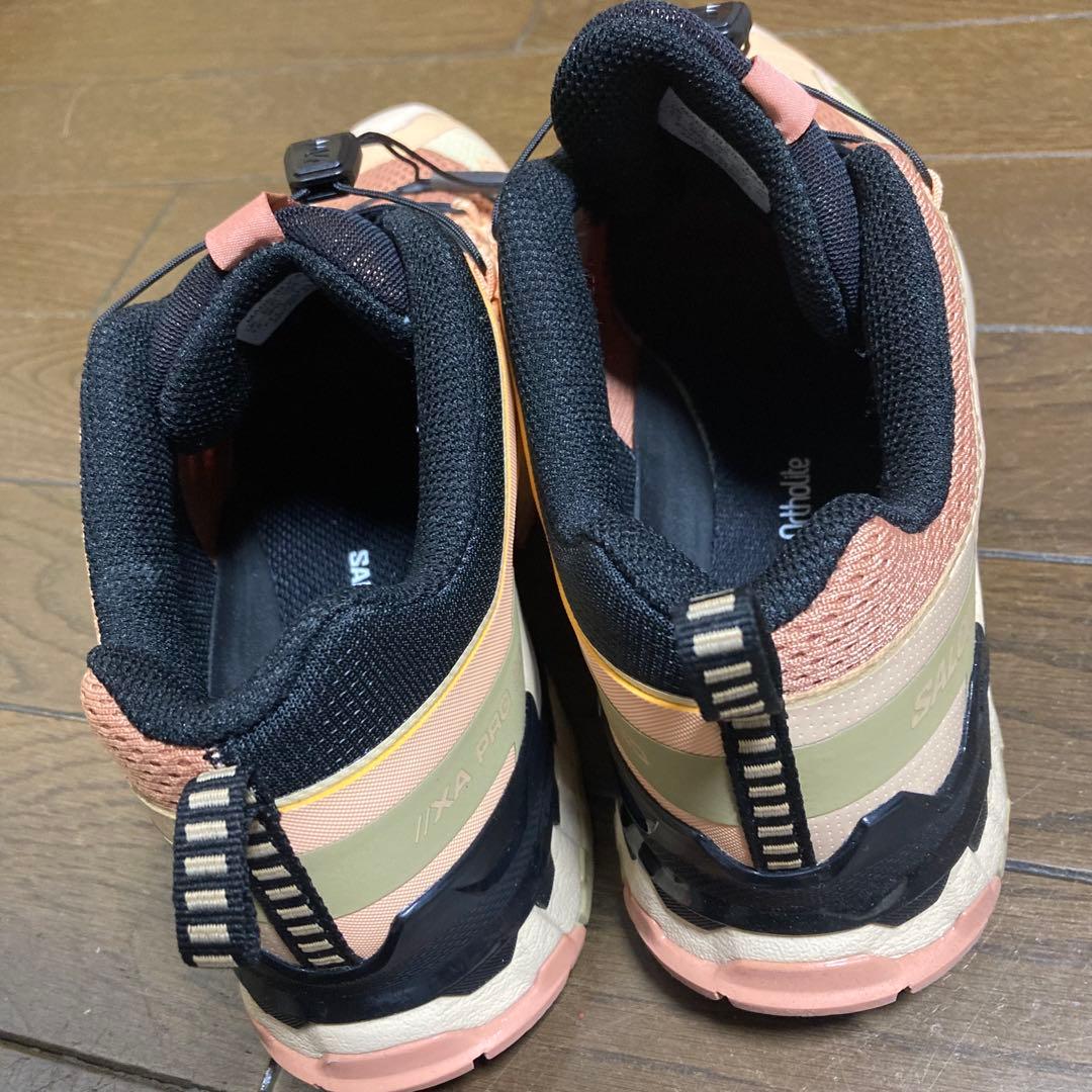 【美品】Salomon スニーカー