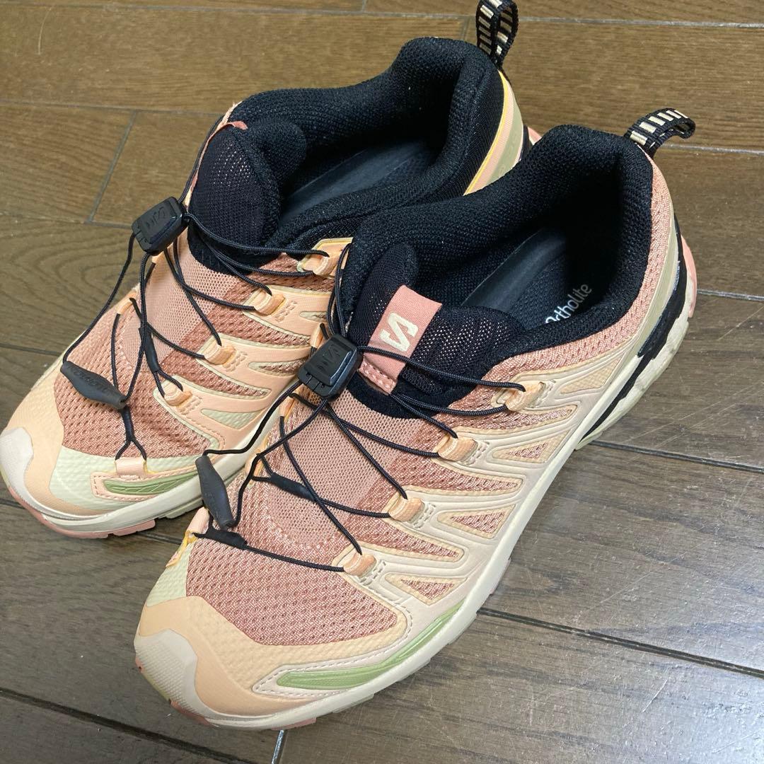 【美品】Salomon スニーカー