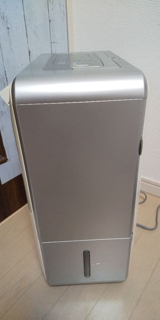 16畳対応➰安心の日本製♥️シャープ冷房機能付き衣類乾燥除湿機✨