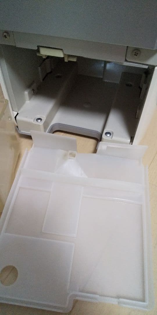 16畳対応➰安心の日本製♥️シャープ冷房機能付き衣類乾燥除湿機✨