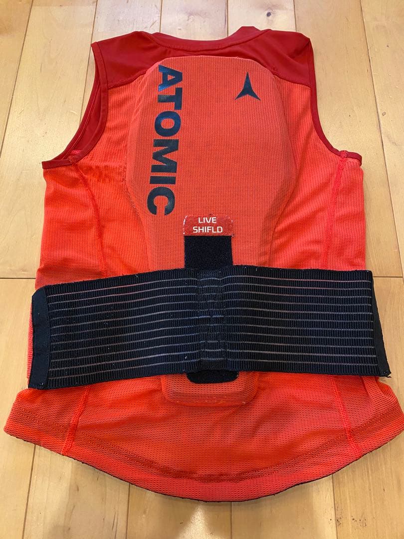 Atomic Live Shifld アルペンスキー用プロテクター