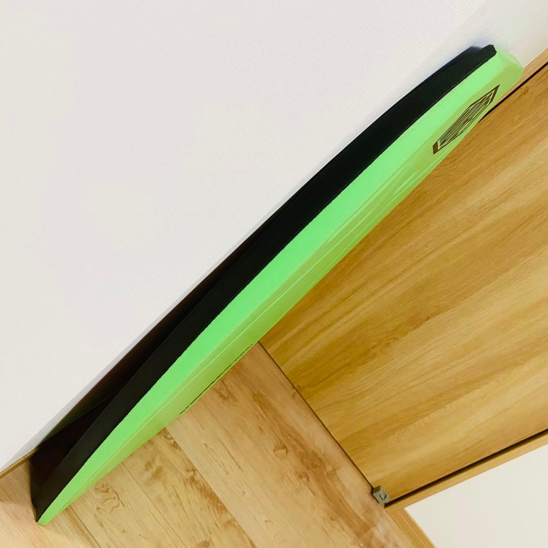 ★美品★モーレー ボディボード MACH9TR 約107×55cm 幾何学模様