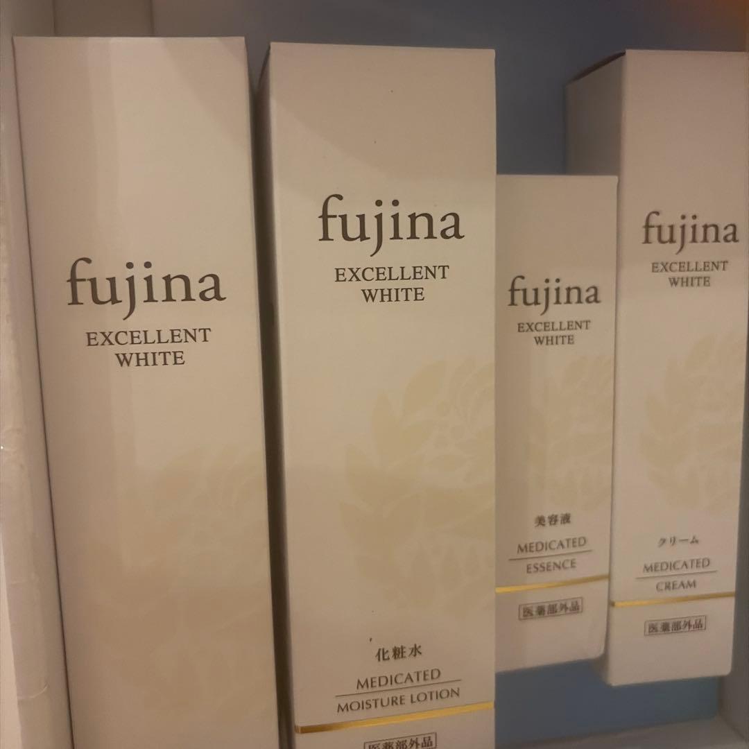 fujina(フジナ) EXCELLENT WHITE