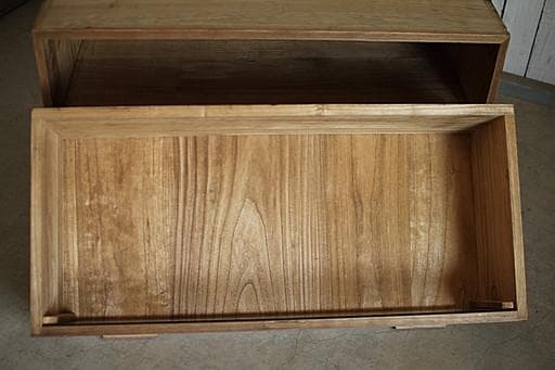 前面ガラスの木製引き出し2段　食器棚　シャツケース　収納棚　古家具