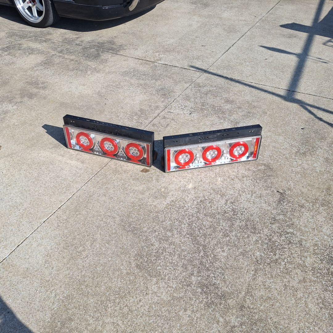 LEDテールランプ24v　　 クリア/レッド 左右セット