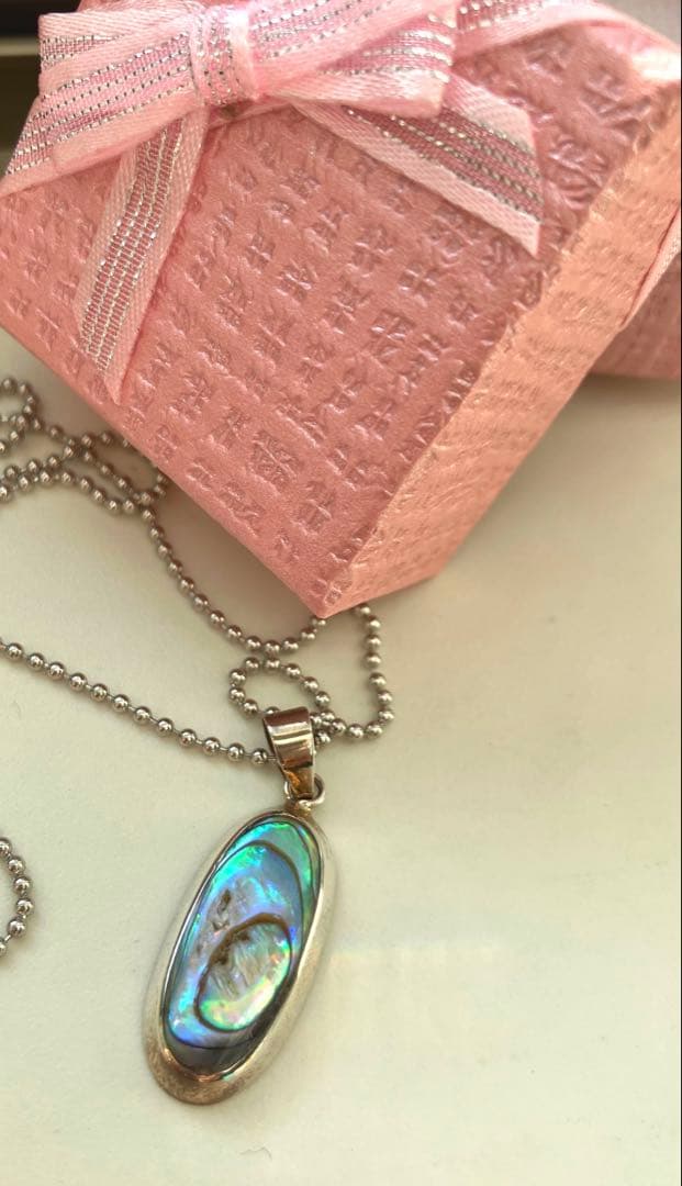 座敷童子ちゃん　お師匠様の黒蝶貝ネックレス