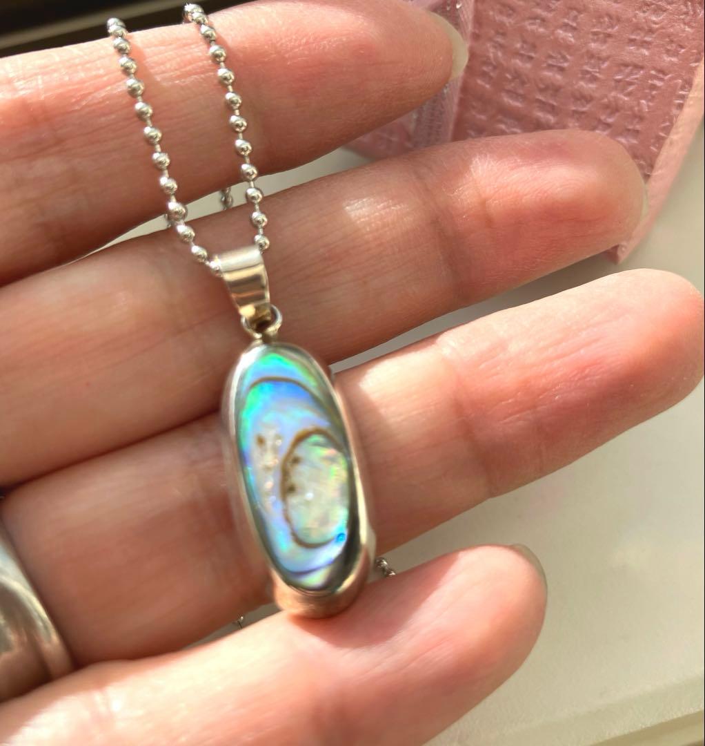 座敷童子ちゃん　お師匠様の黒蝶貝ネックレス