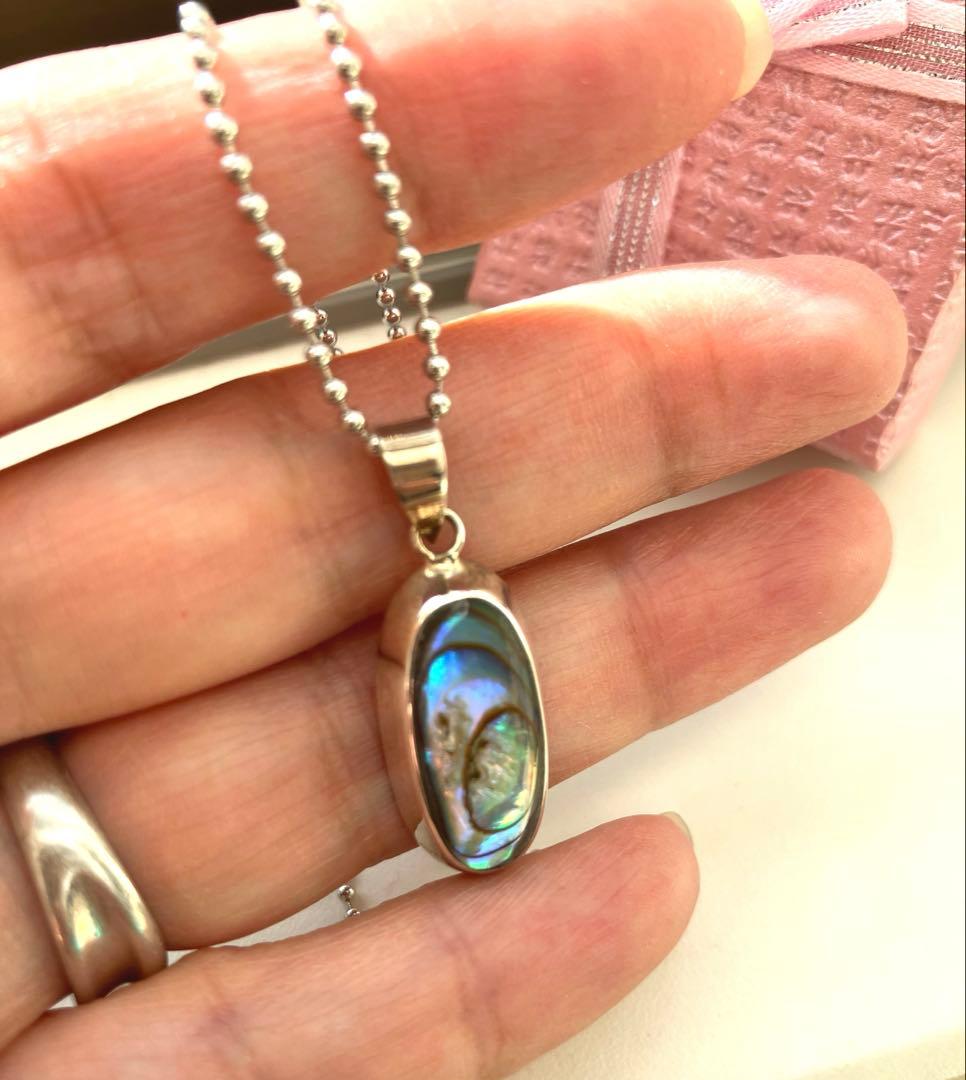 座敷童子ちゃん　お師匠様の黒蝶貝ネックレス