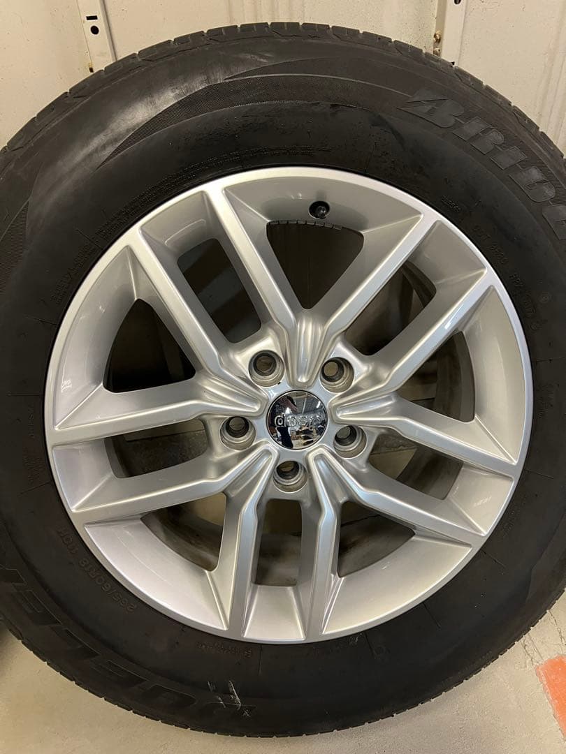 グランドチェロキー純正ホイール　18インチ8j 265/60r18