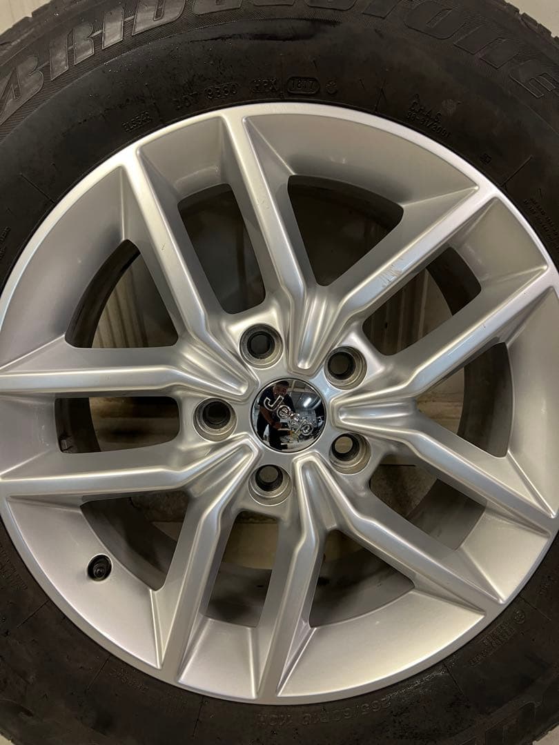 グランドチェロキー純正ホイール　18インチ8j 265/60r18