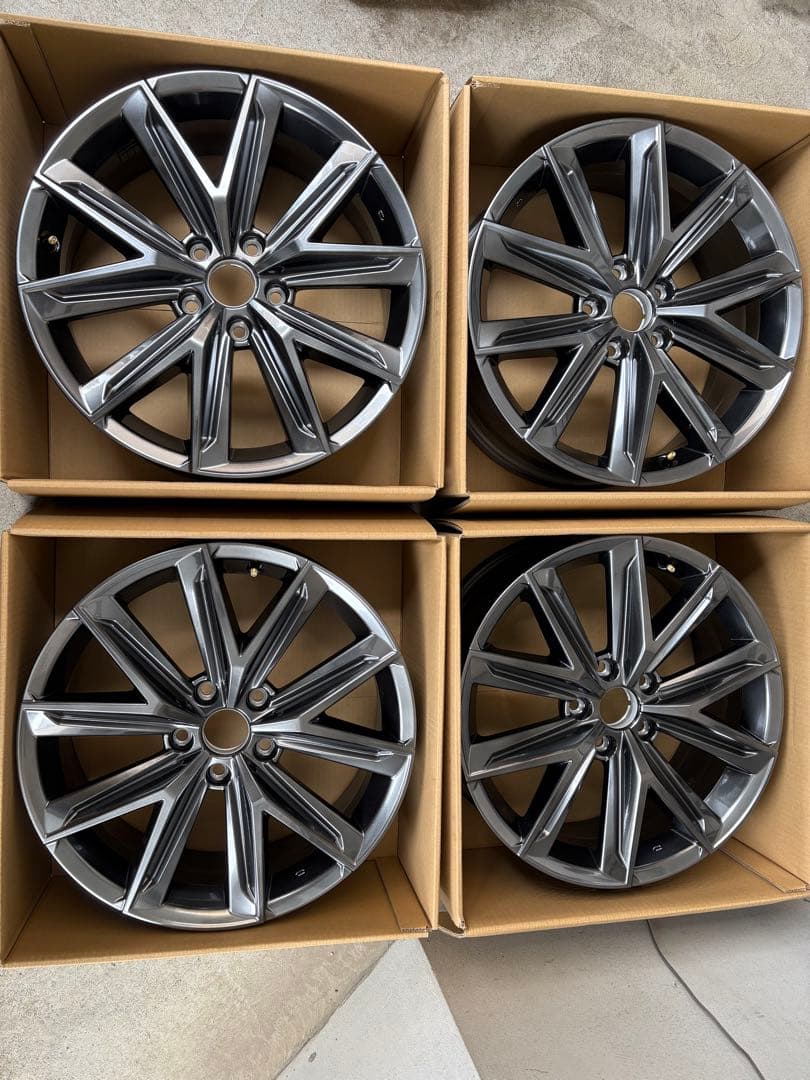 クロップ！さま専用 【②　納車前外し】LEXUS　LBX　純正　アルミホイール