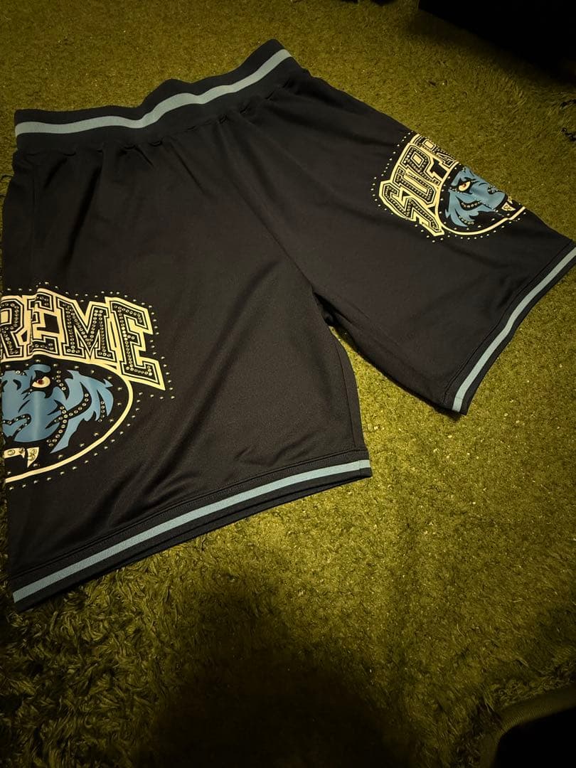 supreme スタッズ　ハーフパンツ　冬季限定価格